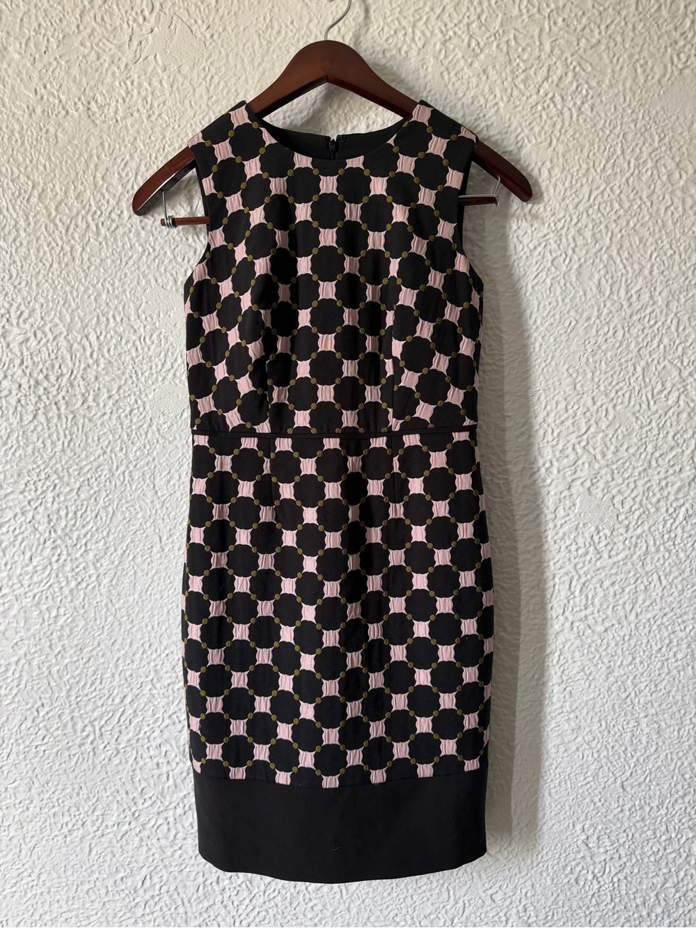 Ann Taylor sleeveless geometric-patterned sheath black dress - Size 0P